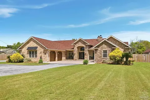 2710 Sandicrest Dr, Cantonment, FL 32533