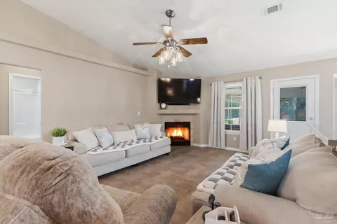 2746 Terry Cove Dr, Milton, FL 32583
