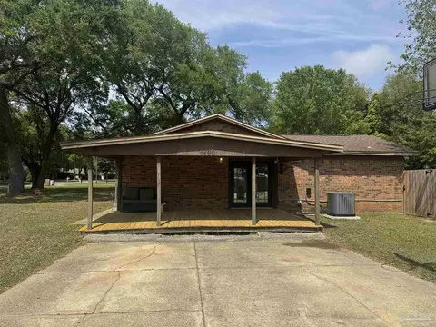 Exterior - 4400 Mundy Ln, Pace, FL 32571 photo 3 of 4