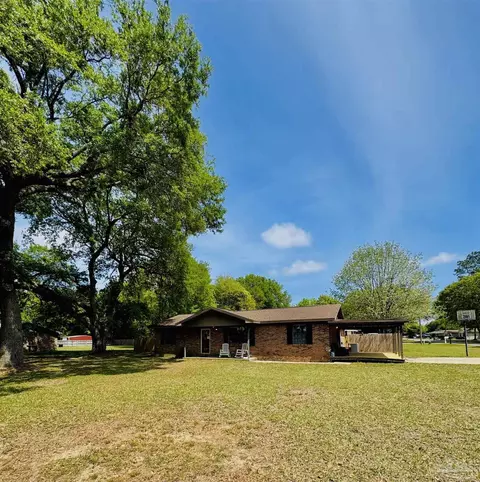 4400 Mundy Ln, Pace, FL 32571