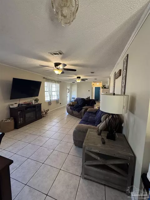 Living - 4400 Mundy Ln, Pace, FL 32571 photo 1 of 4