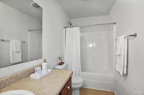 Bath - 5953 Fairlands Rd, Milton, FL 32583 photo 3 of 3