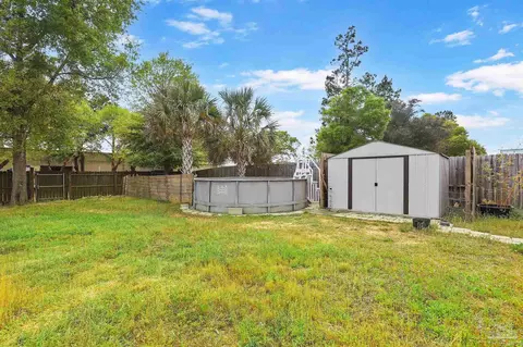 Exterior - 5953 Fairlands Rd, Milton, FL 32583 photo 2 of 4