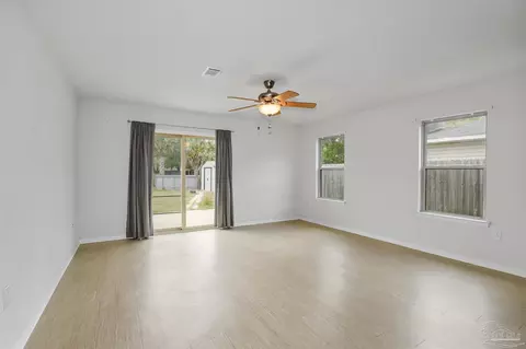 Living - 5953 Fairlands Rd, Milton, FL 32583 photo 2 of 8