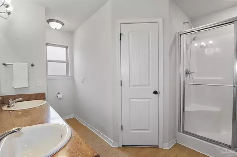 Bath - 5953 Fairlands Rd, Milton, FL 32583 photo 1 of 3