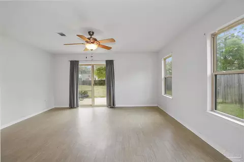 Living - 5953 Fairlands Rd, Milton, FL 32583 photo 4 of 8