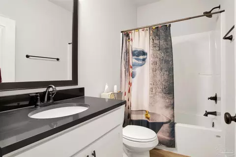 Bath - 4245 Lady Palm Ct, Pace, FL 32571 photo 4 of 4