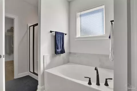 Bath - 4245 Lady Palm Ct, Pace, FL 32571 photo 2 of 4