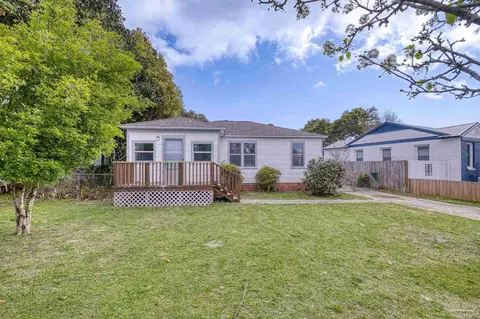 208 Berry Rd, Pensacola, FL 32507
