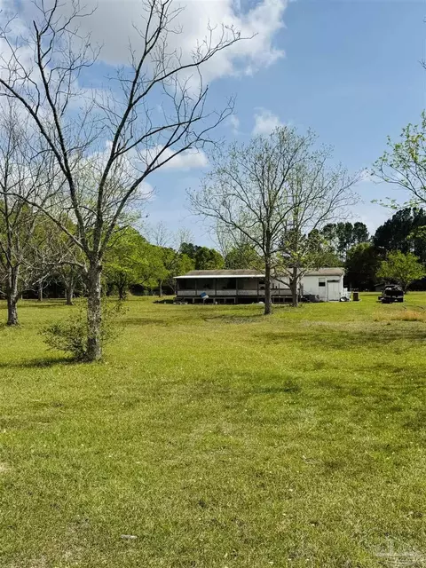 5568 Forest Hills Ln, Milton, FL 32570