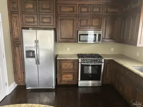 Kitchen - 6270 Ladera Trl, Pace, FL 32571 photo 1 of 2