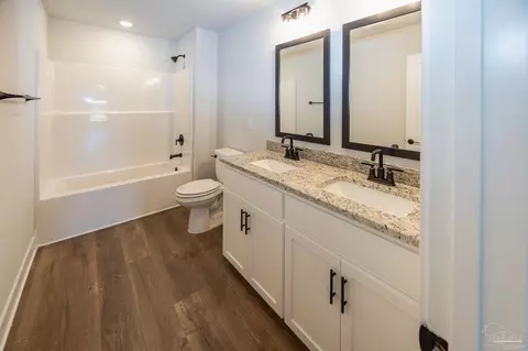 Bath - 5995 Willow Mist Ct, Pace, FL 32571 photo 6 of 6