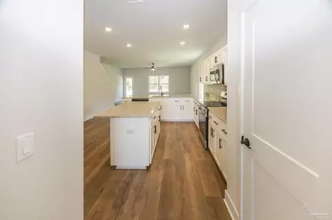 Entry Way - 5995 Willow Mist Ct, Pace, FL 32571 photo 2 of 3