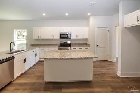 Kitchen - 5995 Willow Mist Ct, Pace, FL 32571 photo 2 of 4