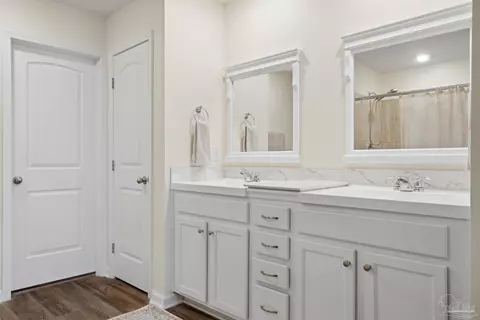 Bath - 3582 Conley Dr, Cantonment, FL 32533 photo 2 of 2