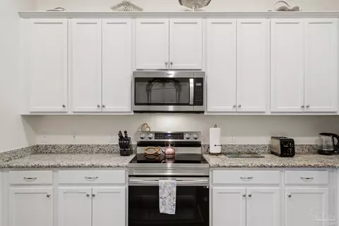 Kitchen - 3582 Conley Dr, Cantonment, FL 32533 photo 4 of 4