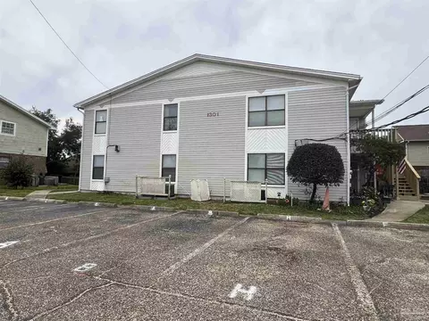 1301 Redwood Ln #H, Gulf Breeze, FL 32563