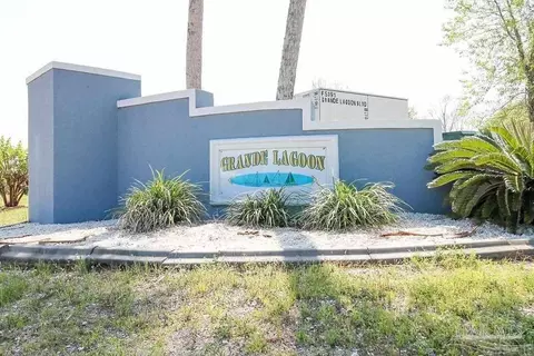 5556 Grande Lagoon Ct, Pensacola, FL 32507