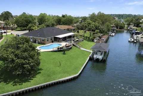 1047 Aquamarine Dr, Gulf Breeze, FL 32563