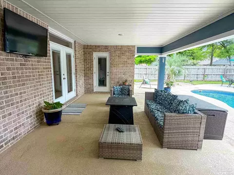 Exterior - 5527 Dunridge Dr, Pace, FL 32571 photo 5 of 12