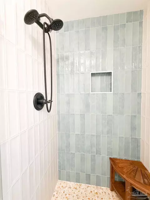 Bath - 5527 Dunridge Dr, Pace, FL 32571 photo 3 of 9