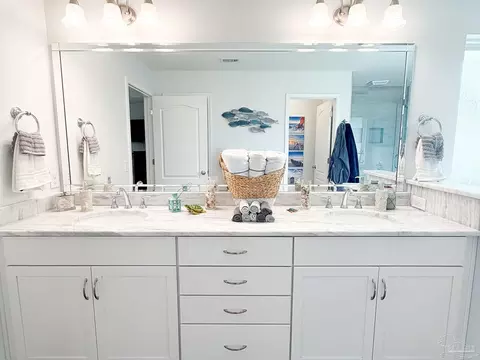 Bath - 5527 Dunridge Dr, Pace, FL 32571 photo 1 of 9