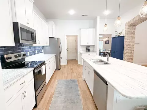 Kitchen - 5527 Dunridge Dr, Pace, FL 32571 photo 2 of 5