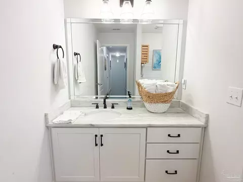 Bath - 5527 Dunridge Dr, Pace, FL 32571 photo 7 of 9