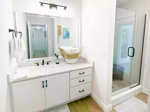 Bath - 5527 Dunridge Dr, Pace, FL 32571 photo 6 of 9