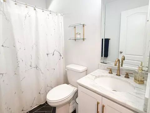 Bath - 5527 Dunridge Dr, Pace, FL 32571 photo 5 of 9