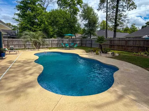 Exterior - 5527 Dunridge Dr, Pace, FL 32571 photo 9 of 12