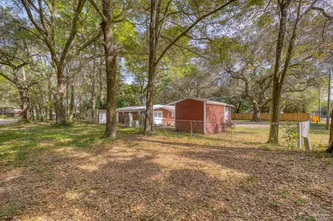 Exterior - 5524 Ormond Dr, Pensacola, FL 32526 photo 5 of 9