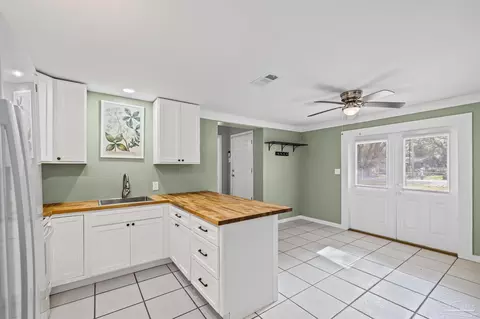 Kitchen - 5524 Ormond Dr, Pensacola, FL 32526 photo 3 of 4