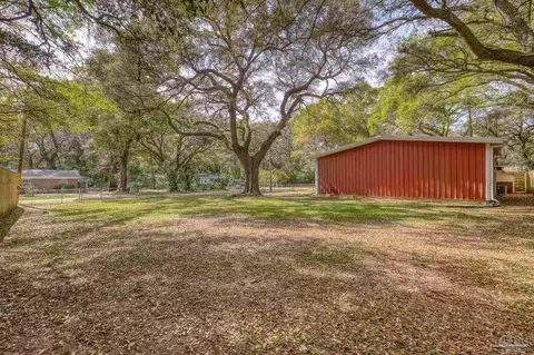 Exterior - 5524 Ormond Dr, Pensacola, FL 32526 photo 7 of 9