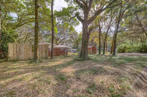 Exterior - 5524 Ormond Dr, Pensacola, FL 32526 photo 4 of 9