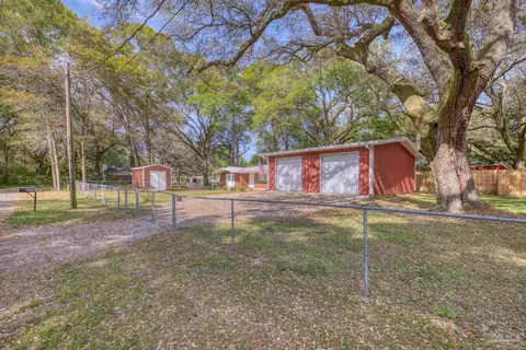 Exterior - 5524 Ormond Dr, Pensacola, FL 32526 photo 1 of 9