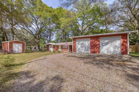 Exterior - 5524 Ormond Dr, Pensacola, FL 32526 photo 3 of 9