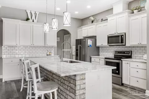 Kitchen - 9258 Roy Cook Rd, Pace, FL 32571 photo 4 of 7