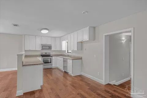 Entry Way - 5946 Greenfield St, Pace, FL 32571 photo 1 of 2