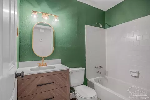 Bath - 5946 Greenfield St, Pace, FL 32571 photo 2 of 3