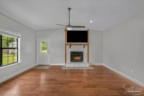 Living - 5946 Greenfield St, Pace, FL 32571 photo 6 of 7