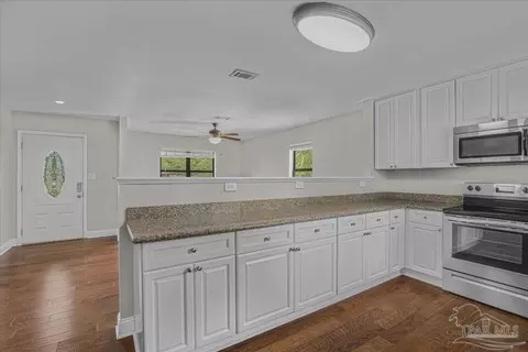 Entry Way - 5946 Greenfield St, Pace, FL 32571 photo 2 of 2