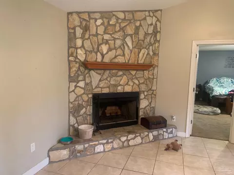 Living - 5154 Seneca Trl, Milton, FL 32583 photo 3 of 4