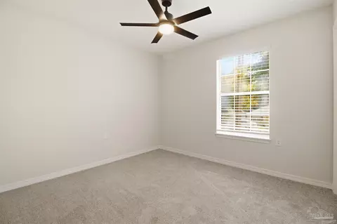 Bedroom - 5327 Overbrook Dr, Milton, FL 32570 photo 6 of 8