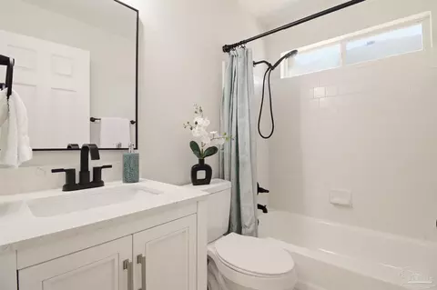 Bath - 5327 Overbrook Dr, Milton, FL 32570 photo 3 of 4