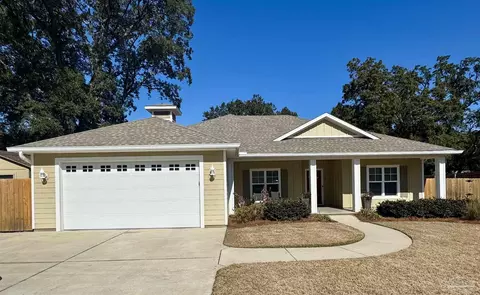 414 Cumberland Ave, Gulf Breeze, FL 32561