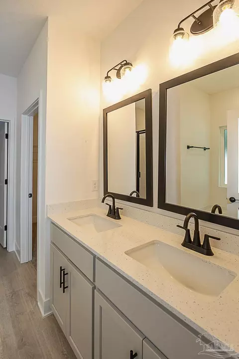 Bath - 5991 Willow Mist Ct, Pace, FL 32571 photo 1 of 4