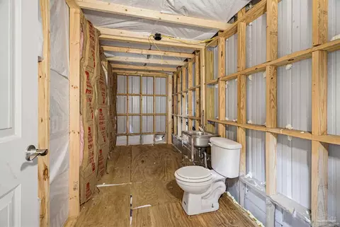 Bath - 2066 Sid Hayes Rd, Jay, FL 32565 photo 3 of 3