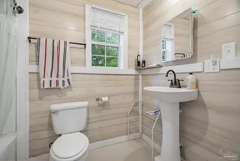 Bath - 2066 Sid Hayes Rd, Jay, FL 32565 photo 1 of 3
