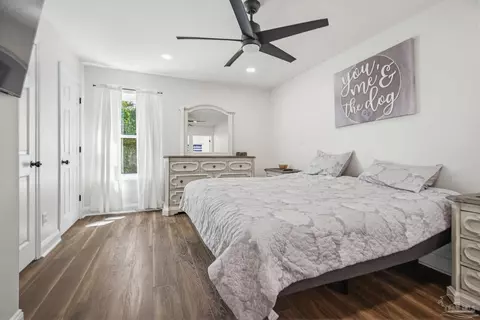 Bedroom - 2997 N 34th Ave, Milton, FL 32583 photo 7 of 11